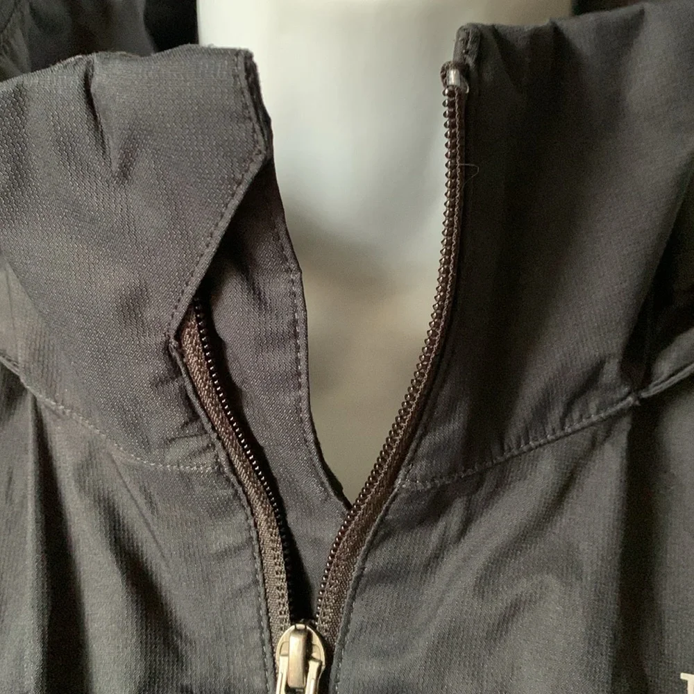 Northface Women’s Resolve Plus Jacket in Black - Picture 3 of 14